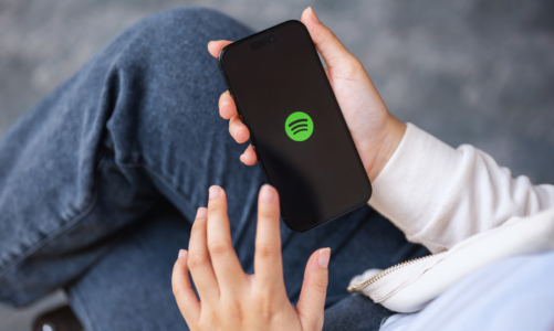 How Streaming Platforms Have Changed How People Discover Music: Algorithms, Playlists, and Cultural Impact